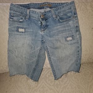 Distressed demin knee length American eagle shorts